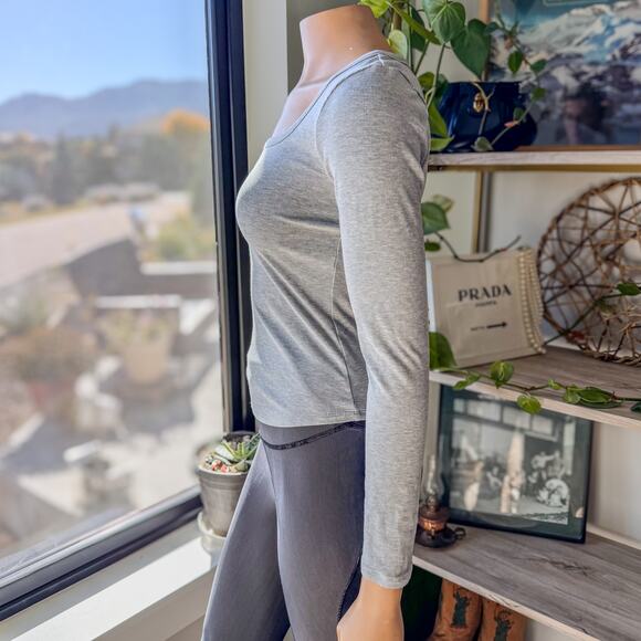 Athleta, Heathered Gray Scoop Neck Ribbed Long Sleeve Top Women's XS, Activewear - Picture 4 of 11